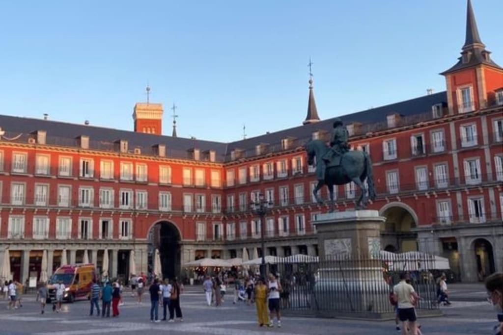 Alegria Urbana Cerca De Calle Alcala Madrid Kültér fotó